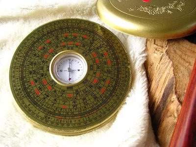 成都哪个易学风水大师看祖坟风水厉害<穆六垚>