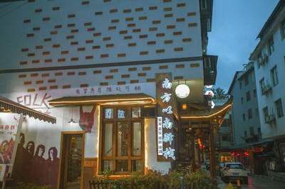 转角店面门口装修效果图_松石南路