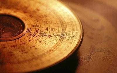 成都風水先生算手相面相收费高吗_命理师杨玖易