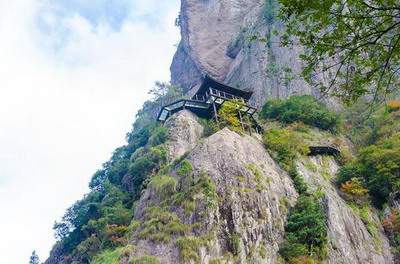 卧室对小区大门風水