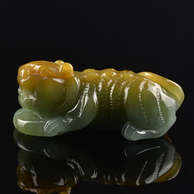 女狗男虎在一起能长久吗？属虎辰时出生好吗？
